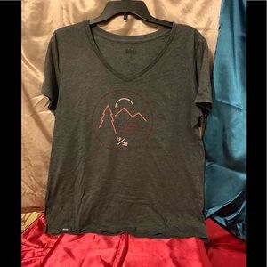 REI short sleeve shirt. Size: X-Large